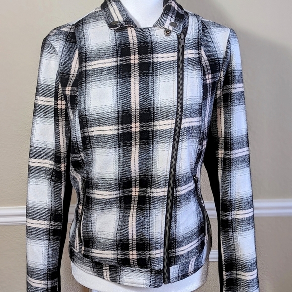 Torrid White & Black Plaid Flannel Moto Jacket NWT - Picture 7 of 11